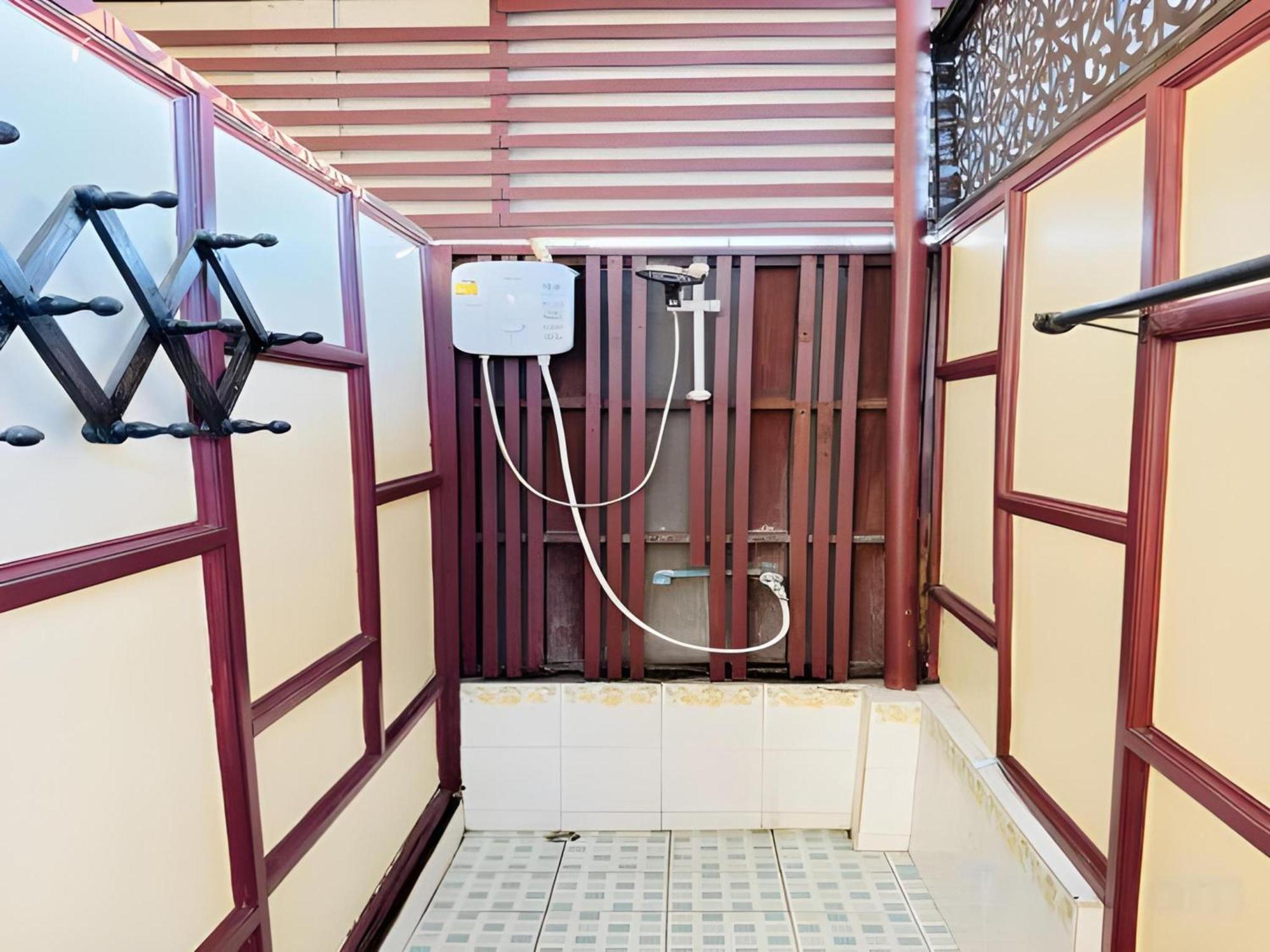 Collection O Bupamontra Chiangmai Hotel Chiang Mai Ngoại thất bức ảnh