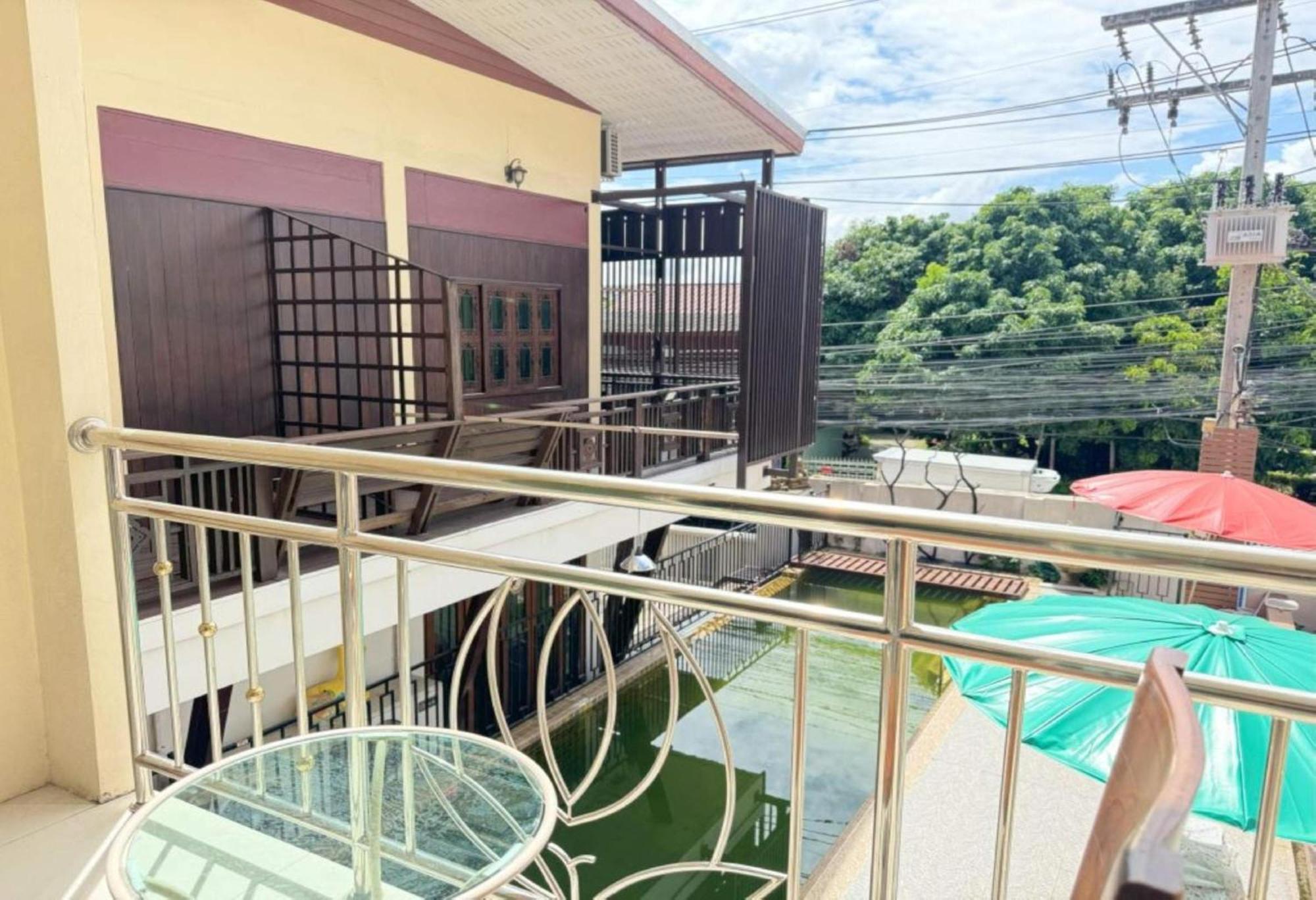Collection O Bupamontra Chiangmai Hotel Chiang Mai Ngoại thất bức ảnh