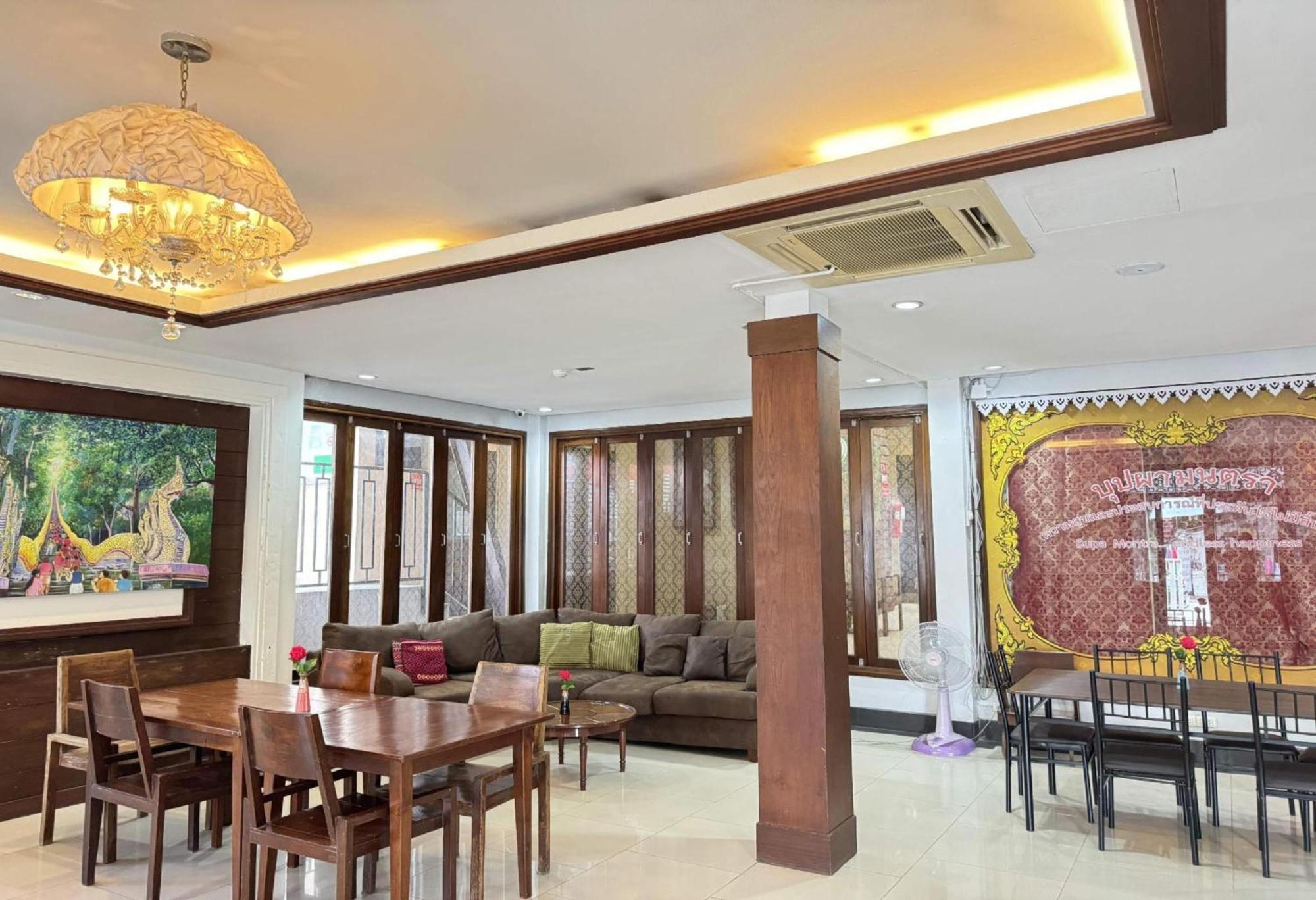 Collection O Bupamontra Chiangmai Hotel Chiang Mai Ngoại thất bức ảnh
